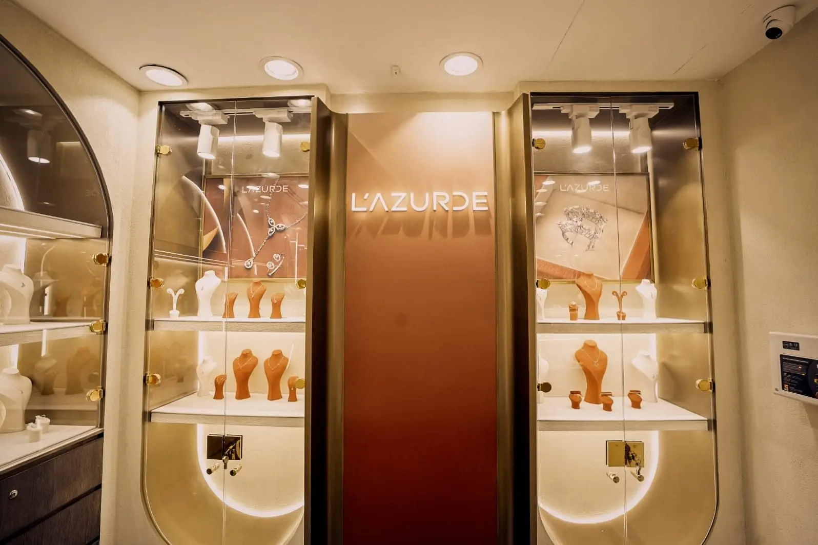 L’azurde — Medan El Gamaa: luxury jewellery boutique fit-out by Level One Group