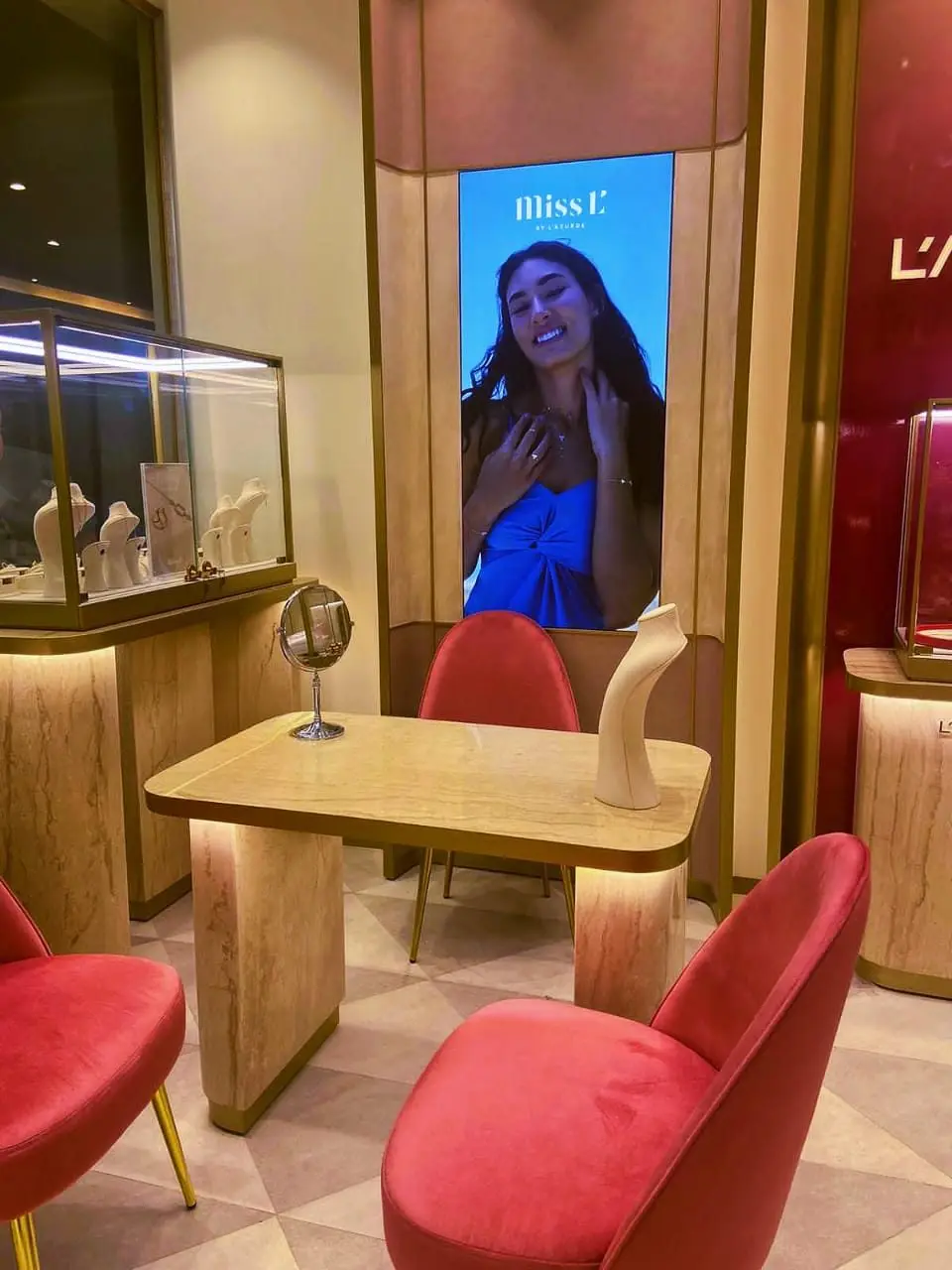 L’azurde — City Stars: luxury jewellery boutique fit-out by Level One Group