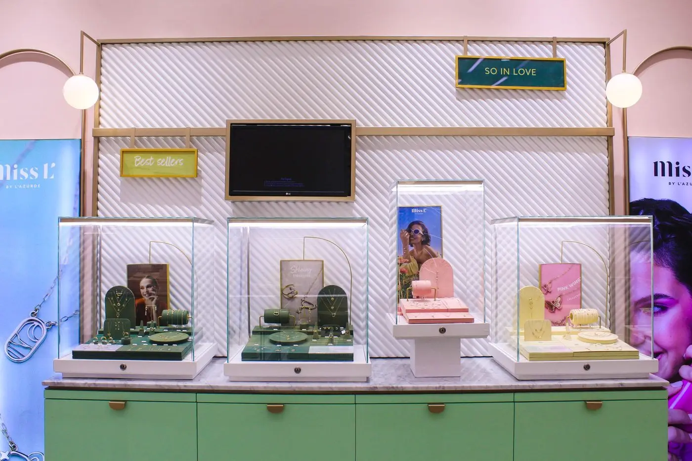 Miss L — Mall of Egypt — photo 3