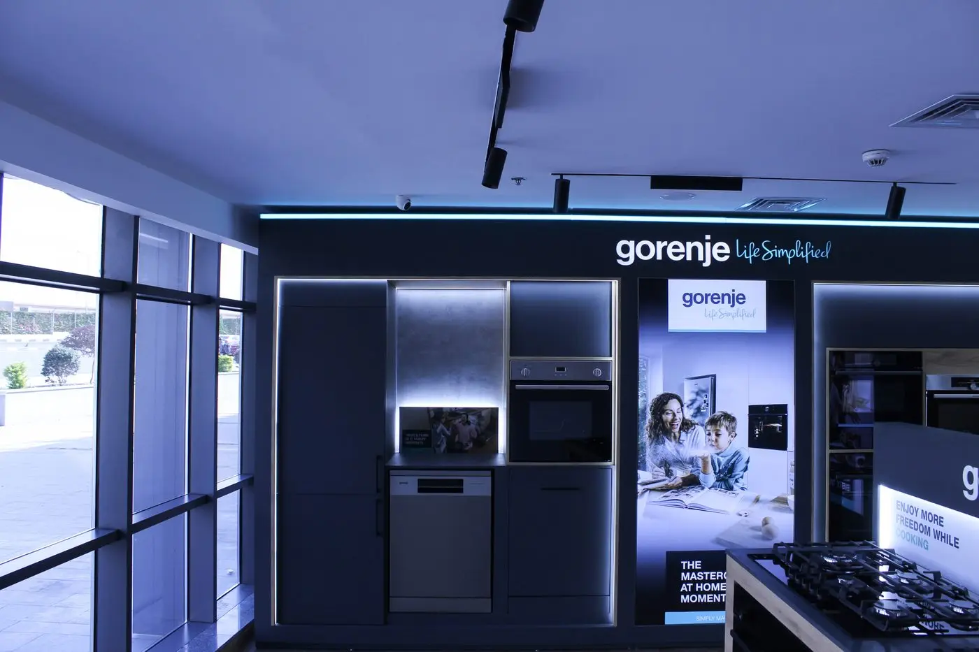 Hisense — Flagship Showroom — photo 7